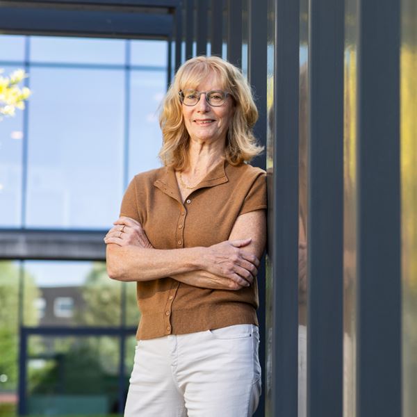Anita Van Looveren